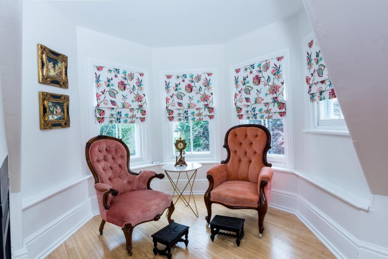 The Secret Garden Inn 金斯顿 外观 照片