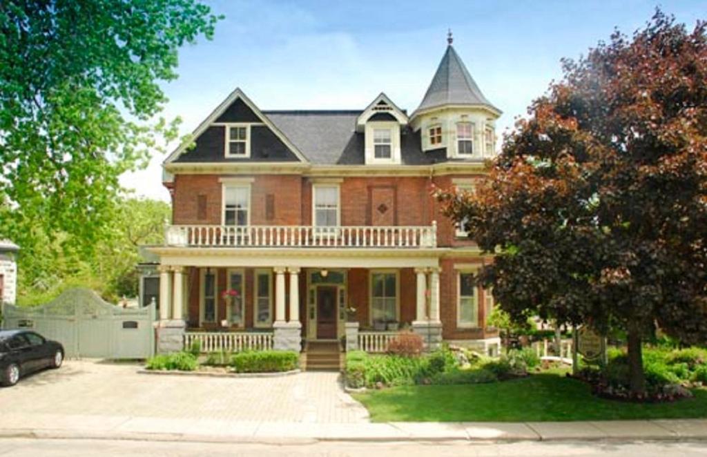 The Secret Garden Inn 金斯顿 外观 照片